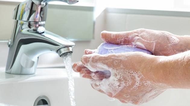 Jak mluvit s dětmi o koronaviru? Jak si správně mýt ruce?